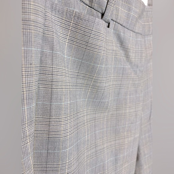 146. The Limited Drew Fit Plaid Dress Short Size 2 • Inseam 14 Rise 7 - Picture 2 of 4
